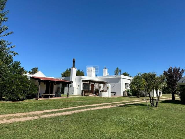 Casa principal y de húespedes