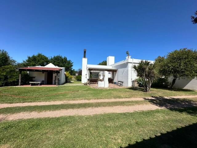 Casa principal y de huespedes